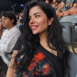 Meet your Posher, Rosa lucila